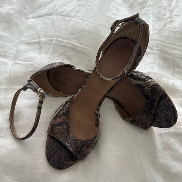 Fake snake skin and leather - Picture 3 of 4